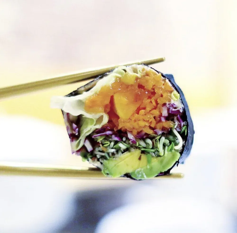 veggie hand roll, up close