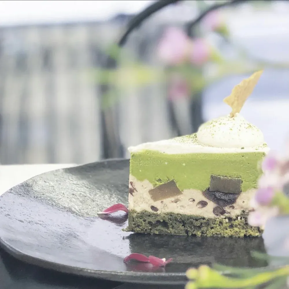 matcha layer cake slice